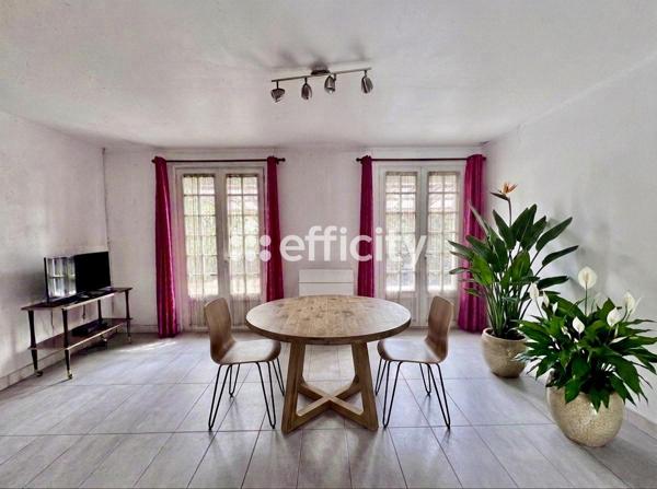 Maison
         3 pièces
        - 60 m² Exclusivité 262 000 € *