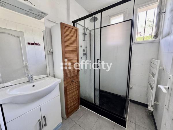 Maison
         3 pièces
        - 60 m² Exclusivité 262 000 € *