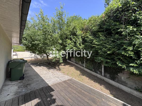 Maison
         3 pièces
        - 60 m² Exclusivité 262 000 € *