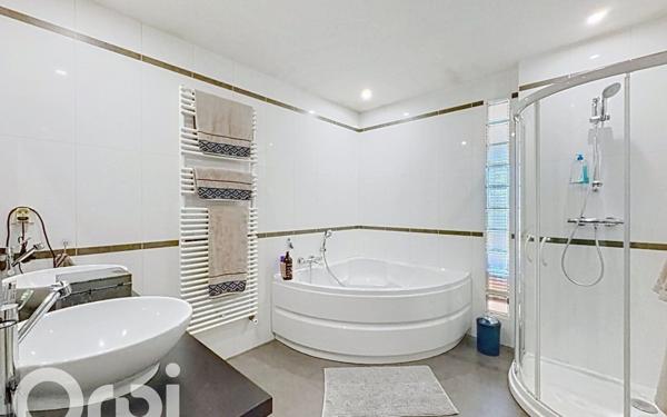 Maison à vendre    6 pièces • 141,42 m2 Le Mans