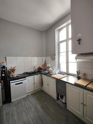 IMMEUBLE DE RAPPORT AVEC APPARTEMENT ET COMMERCE