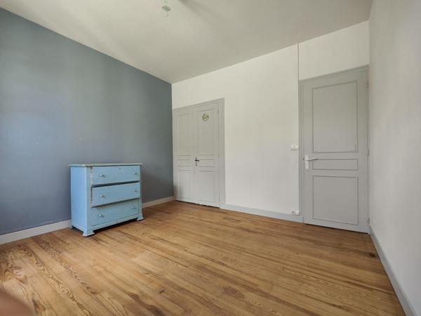 IMMEUBLE DE RAPPORT AVEC APPARTEMENT ET COMMERCE