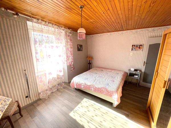 Maison 5 pièce(s) 3 chambre(s) 142 m²