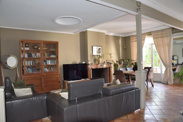 Maison de caractère avec beau jardin arboré avec possibilité local professionnel - Bram (11150)