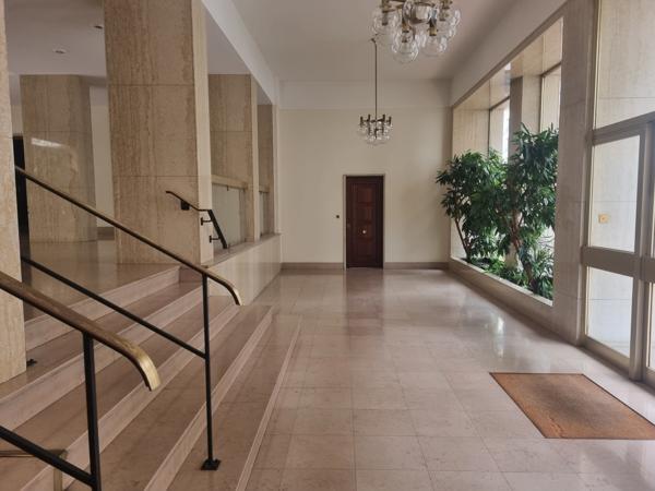 Appartement
         4 pièces
        - 125 m² Bien prestige 690 000 € *