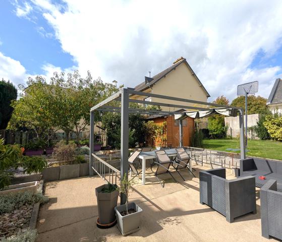 Melesse (35520) Maison familiale - plein centre Melesse