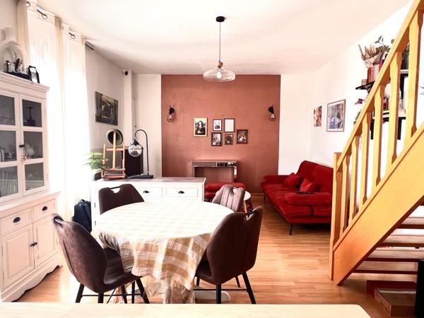 Duplex corps de ferme 89m2 2ch 2pl parking