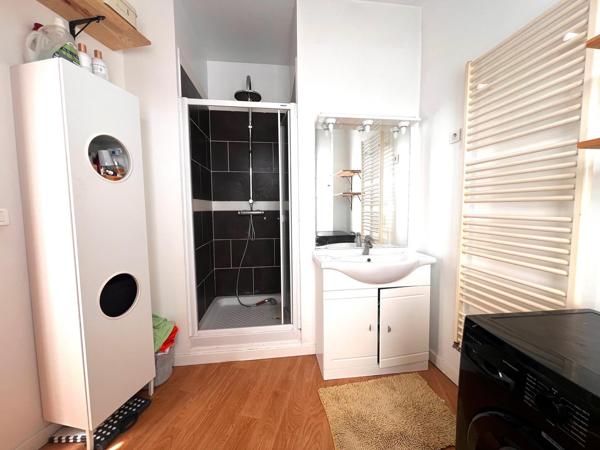 Duplex corps de ferme 89m2 2ch 2pl parking