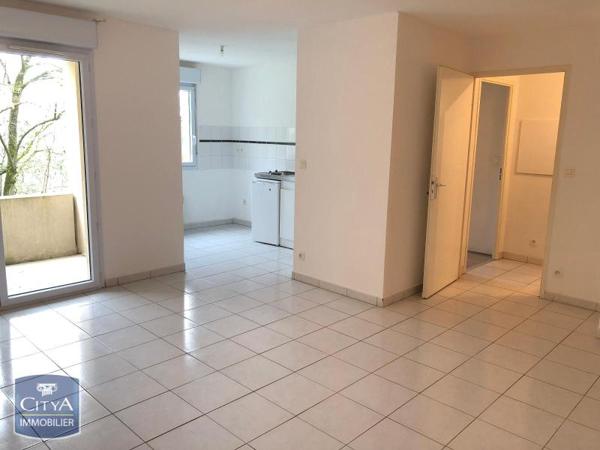 Appartement à louer 2 pièces 48.25m² Moissac (82200)