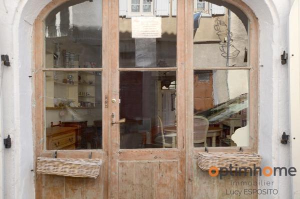 🏰 Opportunité Unique au Cœur du Village Historique de Confolens ! 🌟