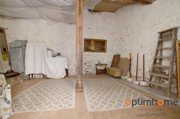 🏰 Opportunité Unique au Cœur du Village Historique de Confolens ! 🌟