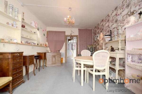 🏰 Opportunité Unique au Cœur du Village Historique de Confolens ! 🌟