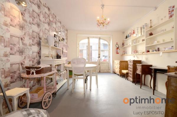 🏰 Opportunité Unique au Cœur du Village Historique de Confolens ! 🌟