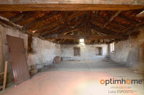 🏰 Opportunité Unique au Cœur du Village Historique de Confolens ! 🌟