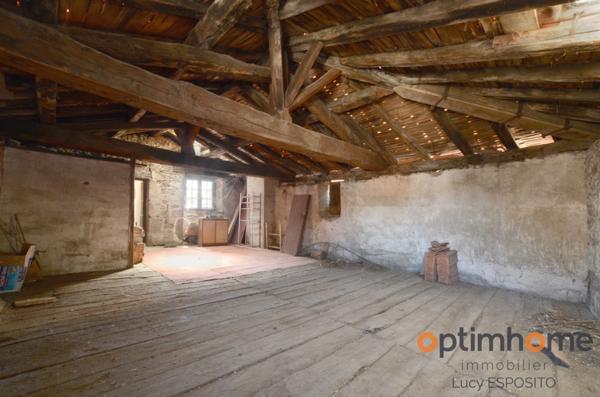 🏰 Opportunité Unique au Cœur du Village Historique de Confolens ! 🌟