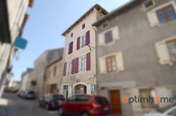 🏰 Opportunité Unique au Cœur du Village Historique de Confolens ! 🌟