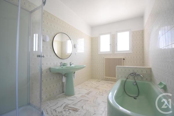 Maison à vendre  5 pièces - 175 m2 CREUZIER LE VIEUX - 03