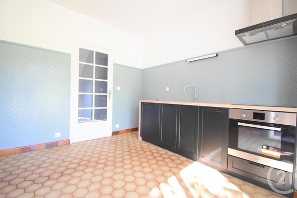 Maison à vendre  5 pièces - 175 m2 CREUZIER LE VIEUX - 03