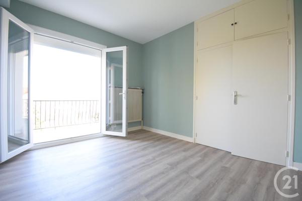 Maison à vendre  5 pièces - 175 m2 CREUZIER LE VIEUX - 03