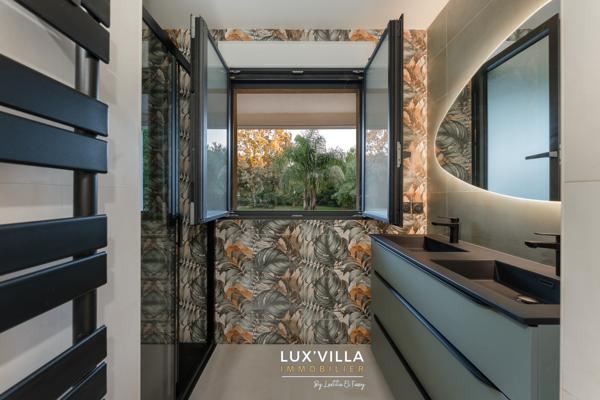 VILLA CONTEMPORAINE AVEC GRAND TERRAIN