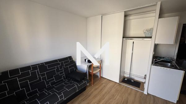 Lot de 6 studios meublés et 3 stationnements | Premium Immobilier