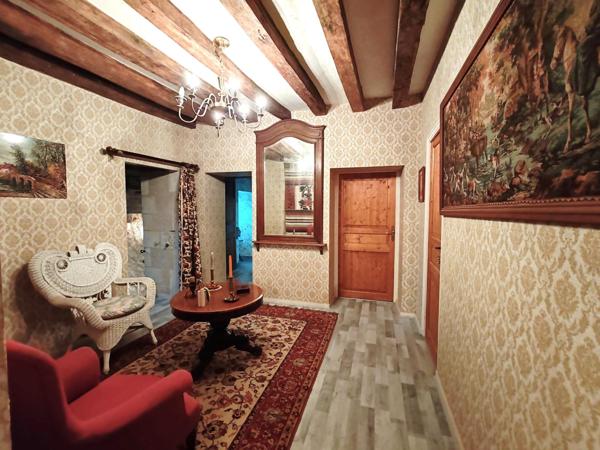 Ancien presbytère  avec ses dépendances et son terrain !