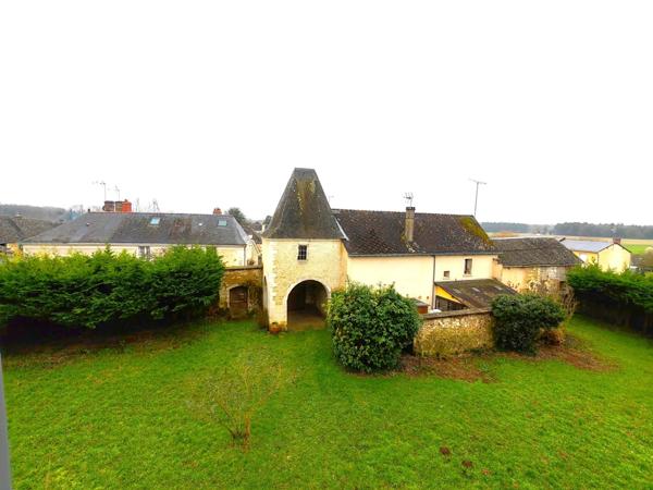 Ancien presbytère  avec ses dépendances et son terrain !