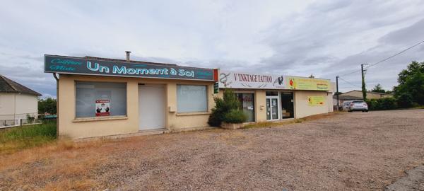 Ensemble de 3 Locaux Commerciaux à Confolens 383 m² avec Parking