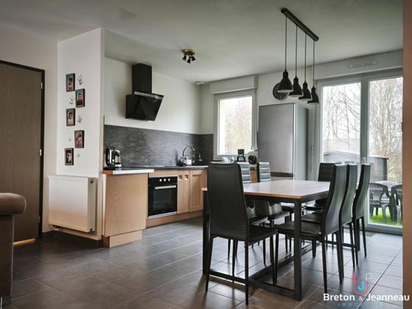 Maison récente à Pré en Pail