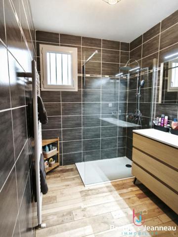 Maison récente à Pré en Pail