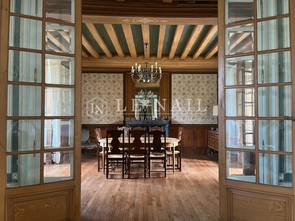 Château du XVe au XIXe siècles avec gîtes et dépendances proche du Mans