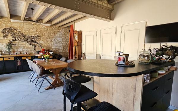 Maison à vendre    9 pièces •  Loudun