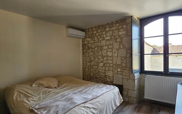 Maison à vendre    9 pièces •  Loudun