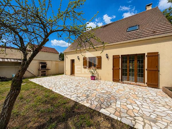 PAVILLON individuel / 4 chambres / MONCOURT FROMONVILLE