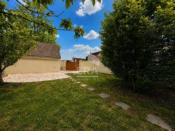 PAVILLON individuel / 4 chambres / MONCOURT FROMONVILLE
