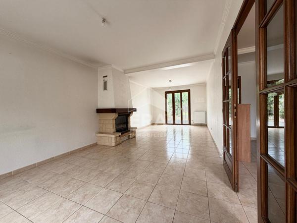PAVILLON individuel / 4 chambres / MONCOURT FROMONVILLE