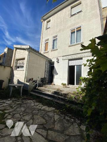 BORDEAUX SAINT GENES
Située rue de Pessac cette magnifique demeure bourgeoise avec éléments d'...