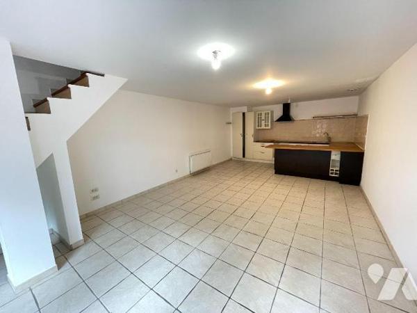 A vendre à Valensole (04210), Alpes-de-Haute-Provence: Jolie maison de village d'env 94 m² de 2...