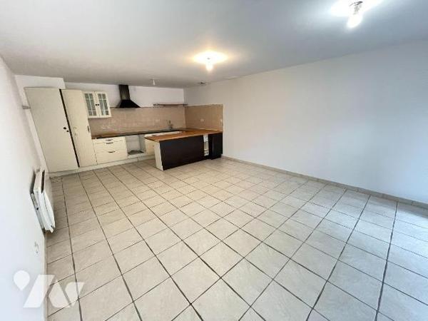 A vendre à Valensole (04210), Alpes-de-Haute-Provence: Jolie maison de village d'env 94 m² de 2...