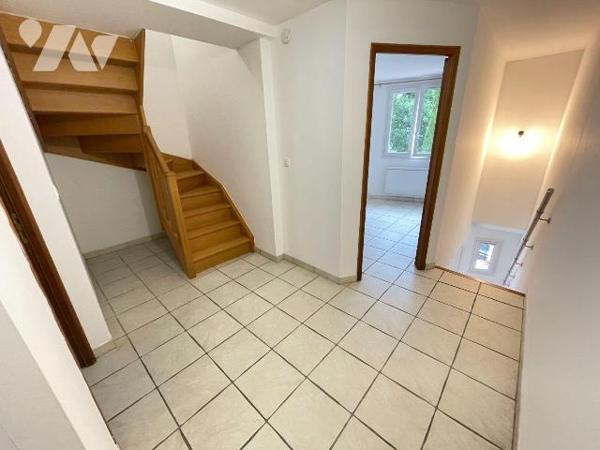 A vendre à Valensole (04210), Alpes-de-Haute-Provence: Jolie maison de village d'env 94 m² de 2...