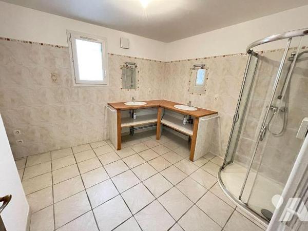 A vendre à Valensole (04210), Alpes-de-Haute-Provence: Jolie maison de village d'env 94 m² de 2...