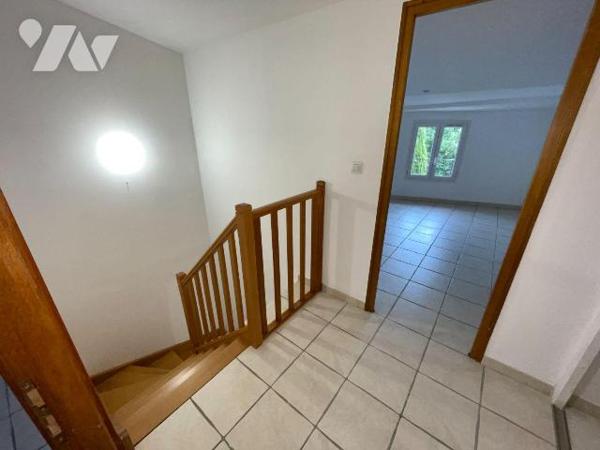 A vendre à Valensole (04210), Alpes-de-Haute-Provence: Jolie maison de village d'env 94 m² de 2...