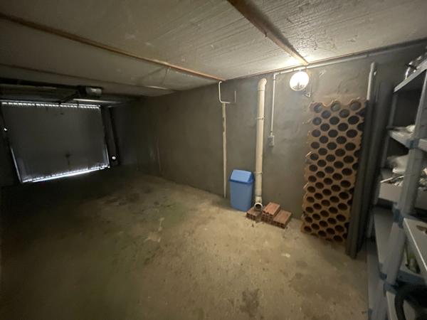 Maison Betton 7 pièce(s) PROXIMITE COMMODITES / TRES GRAND TERRAIN / SOUS SOL / CHAUFFAGE GAZ