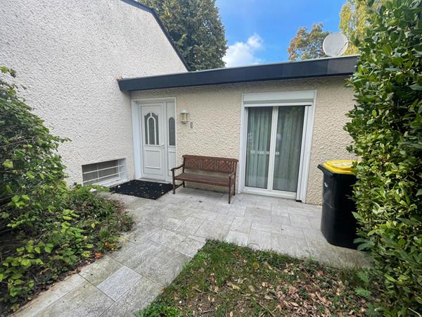 Maison Betton 7 pièce(s) PROXIMITE COMMODITES / TRES GRAND TERRAIN / SOUS SOL / CHAUFFAGE GAZ