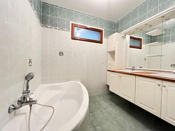 Maison Dourdan 7 pièce(s) 150 m2