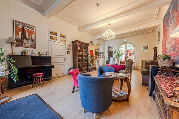 Ancien hôtel particulier de 750 m² avec jardin à vendre à CARPENTRAS.