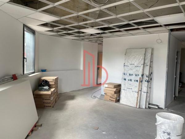 Bureau de 80 m² à louer à Bordeaux Lac - Bruges