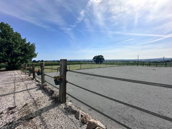 Propriété équestre à vendre – 7 pièces – 2,8 hectares – LANDELLES-ET-COUPIGNY (14), Calvados, Normandie