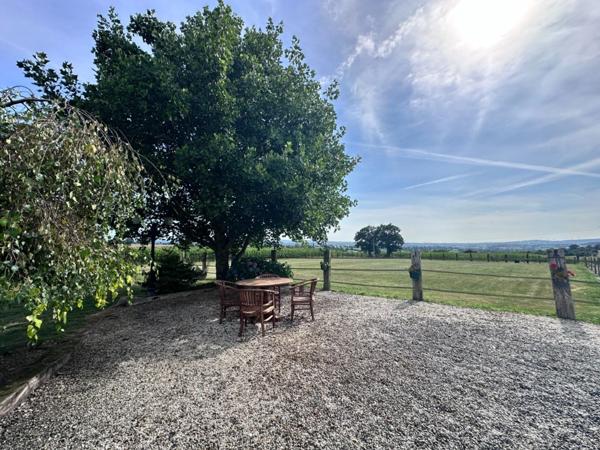 Propriété équestre à vendre – 7 pièces – 2,8 hectares – LANDELLES-ET-COUPIGNY (14), Calvados, Normandie