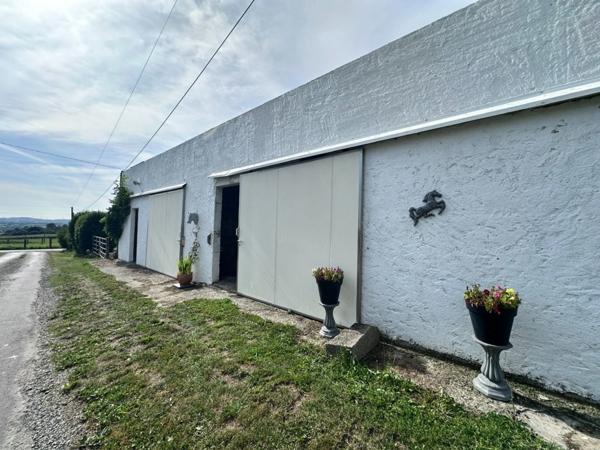 Propriété équestre à vendre – 7 pièces – 2,8 hectares – LANDELLES-ET-COUPIGNY (14), Calvados, Normandie